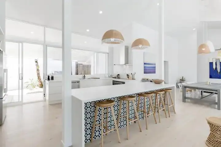 Poinciana House—Luxury Noosa Retreat Close To Beach Αυστραλία