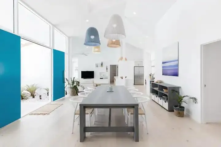 Βίλα Poinciana House—Luxury Noosa Retreat Close To Beach