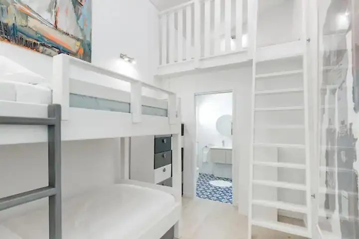 Poinciana House—Luxury Noosa Retreat Close To Beach 0*, Noosa Heads
