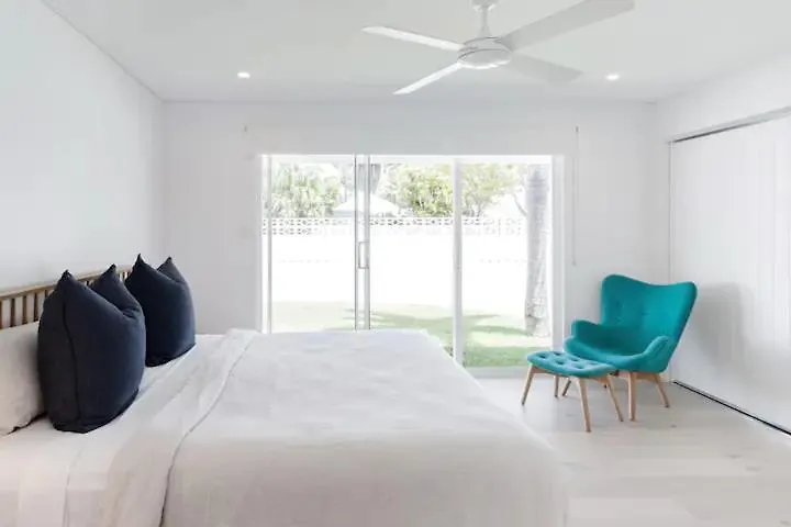 Poinciana House—Luxury Noosa Retreat Close To Beach Βίλα