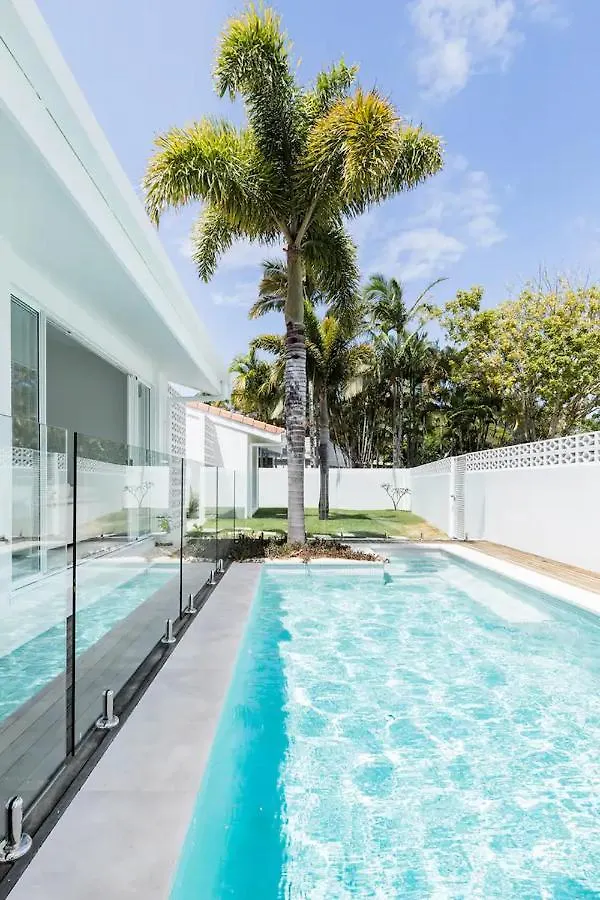 Βίλα Poinciana House—Luxury Noosa Retreat Close To Beach