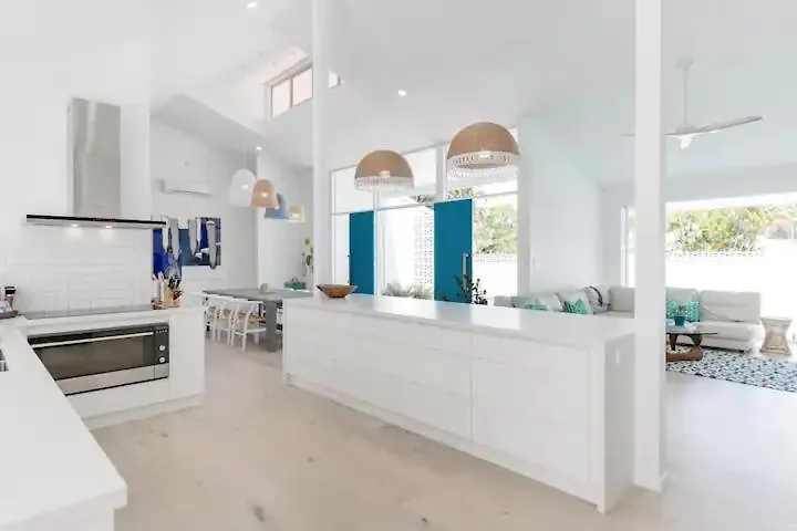 Βίλα Poinciana House—Luxury Noosa Retreat Close To Beach Αυστραλία